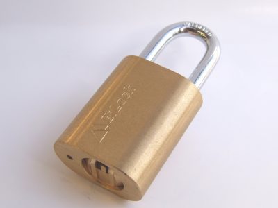 Bilock Brass Padlock Small, 25mm Shackle. 2 x padlock kit with 3 x keys.
